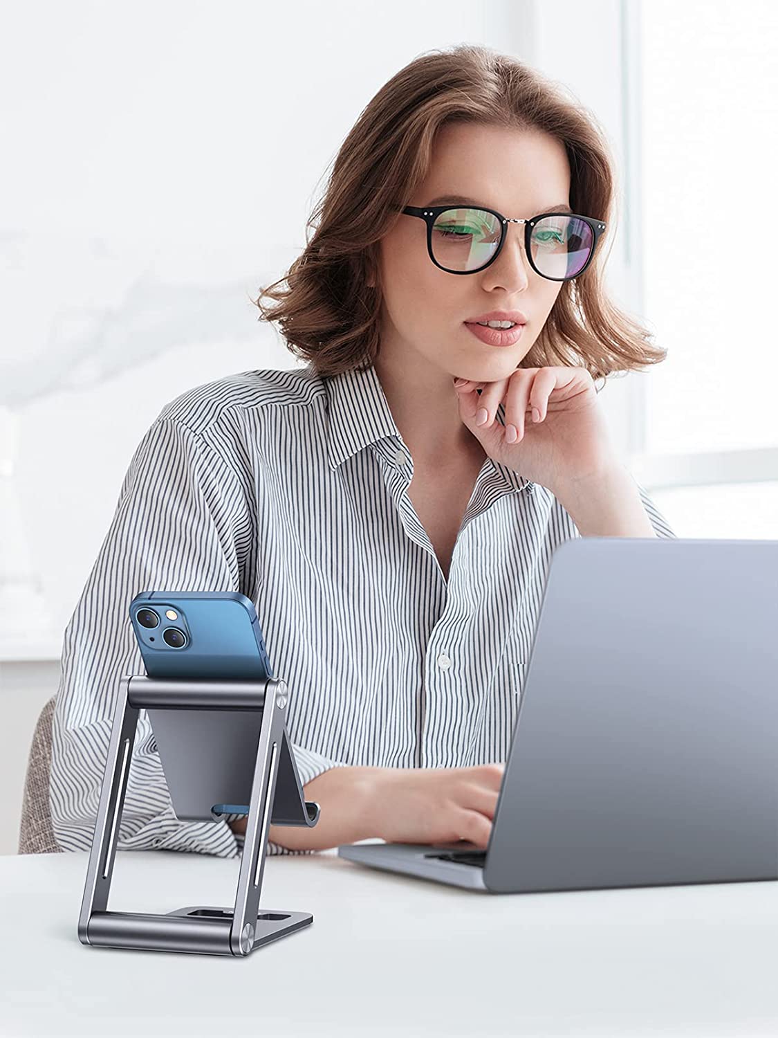 UGREEN Adjustable Aluminum Phone Holder - Image 4